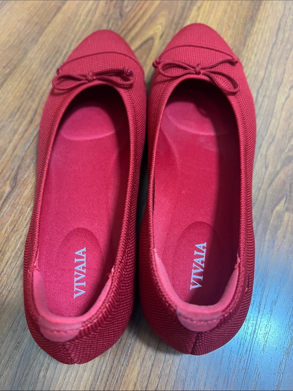 Vivaia Sz 38.5/US 7.5 Ballet Flats Knit Red Bow Accent EUC - Picture 6 of 10